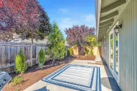 Beautiful & Comfortable Home in Central Point