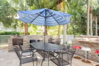 3 Minute Walk to Beach-Discounted Rates- Relaxing-Private-Fun-Pool-WiFi-Near All Hotel a Ocean Ridge