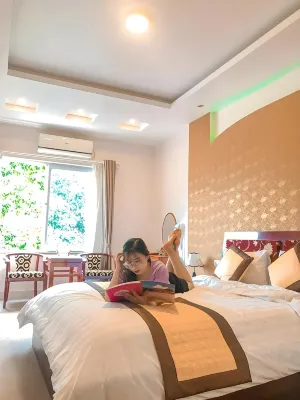 Khách sạn Ngọc Bách Các khách sạn gần Cây Thị Xóm Mỏ