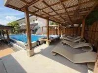 Signature Cecilia Garden Resort - Pools