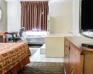 Econo Lodge فنادق في Portage