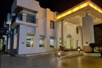 財富飯店 Jada Tirtham附近的飯店