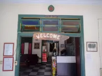 RedDoorz at Mamagayo Inn Yogyakarta Hotels in Gedongkiwo