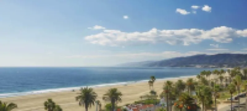 Bright, Spacious & Charming Beach House Steps from Ocean