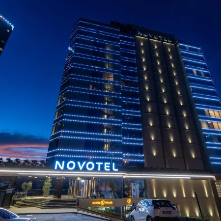 Novotel Istanbul Bomonti Отели рядом с достопримечательностью «Торговый центр Axis Istanbul»