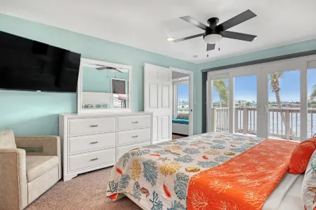 Coco Sands Riverfront Pool Home w/5 Bedrms - 3 min to the beach Отели рядом с достопримечательностью «Коко-Бич»