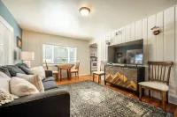 Steps from Mountain View Cafe! 2 bedroom attached  cabin w/fenced private yard! Hotels in Black Forest