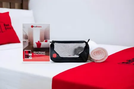 RedDoorz Near RS Usu Medan 3