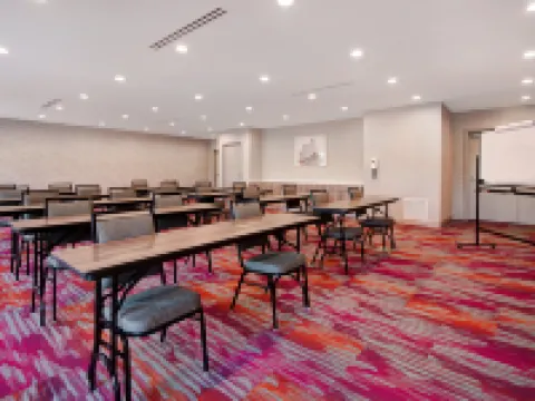 Home2 Suites by Hilton Shepherdsville Louisville South Hotels in Hillview