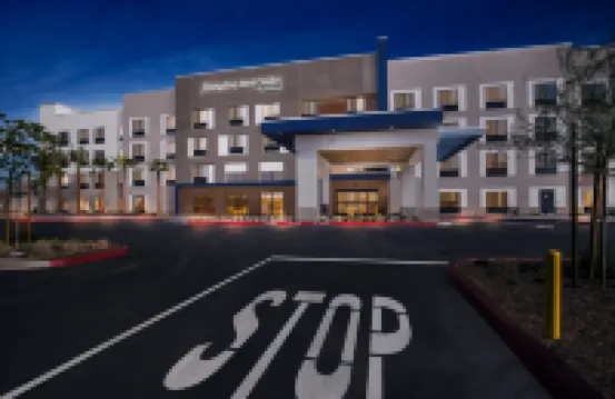 Hampton Inn & Suites by Hilton Corona