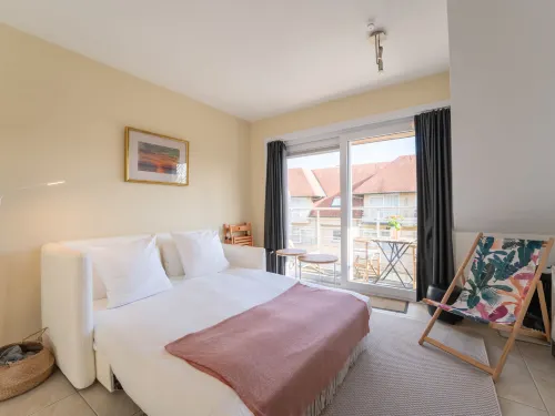 Appartment with beach cabine and parking - Pool