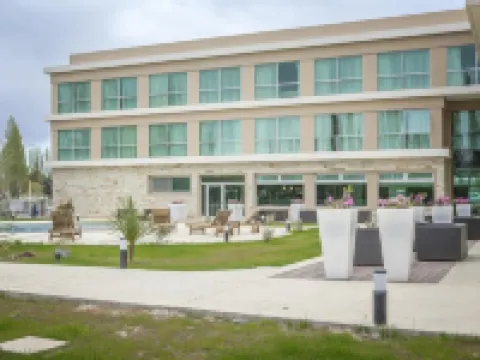 Howard Johnson by Wyndham Neuquen Hotels in Neuquen