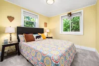 Lake View & Access/Hot Tub/5000 Arcade Games/Pool Table/Pontoon for Rent - balcony