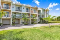 Bayfront Townhouse w/Heated Pool, HotTub, Beach, Marina, tiki bars w/live music