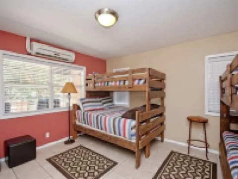 Family and pet friendly lake house on a quiet cove on Lake LBJ