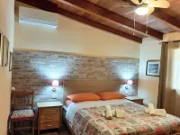 newly furnished seaside cottage. Low costs and free wifi. Hotels in Quartu Sant'Elena