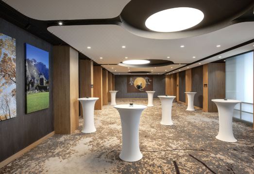 힐튼 가든 인 티라나