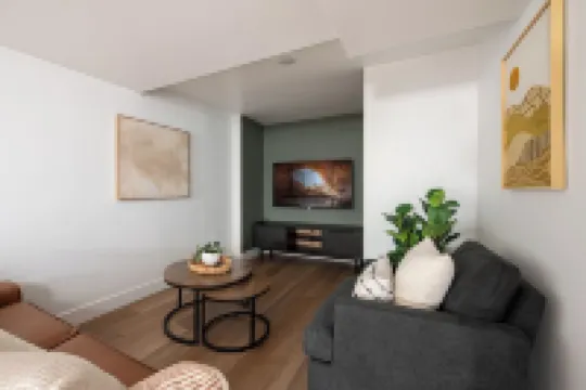 Newly Remodeled 2Br Basement Apt Walk to Shakespeare Fest and Suu