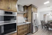 Spacious 5-Bedroom House with Wifi and Newly Furnished in Fabulous Arlington.