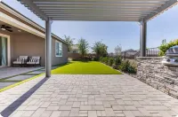 Forget your worries in this spacious and serene space.