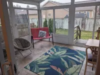 Spacious 4-bedroom house in fantastic Grandville with WiFi, AC