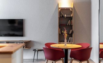 Maison Bucarest Apartments by Olala Homes