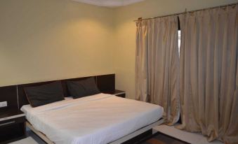 Vihasta Sunrise Hotel by RR Enterprises