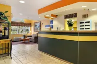 Hometown Inn & Suites Jacksonville Butler Blvd./Southpoint