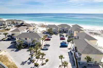 Sandpiper Cove 8204 Condo by RedAwning