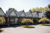 Ascot Park Hotel Hotel dekat Queens Park