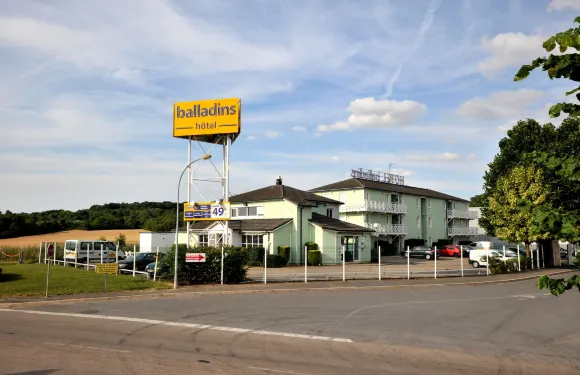 初始酒店 - 巴黎-戴高樂機場羅西巴拉丁斯/聖馬德