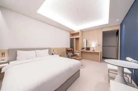 Hound Hotel Gwangju Cheomdan Отели рядом с достопримечательностью «Национальный университет Чоннам»