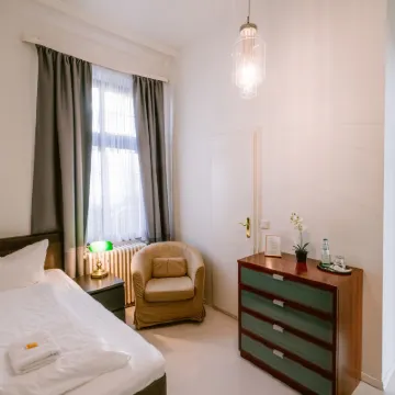 بوتيك هوتل فيلا أوبركاسيل Hotels near ممشى نهر الراين