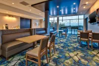 Holiday Inn Express & Suites Cedar Springs - Grand Rapids N Hotel di Spencer Township