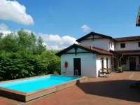 Wohnung in Dargun, Mecklenburg Mit Schwimmbad Hotels in Dargun