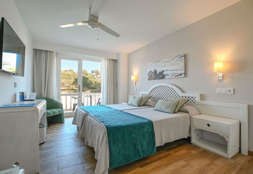 Hotel Pinos Playa - Housity