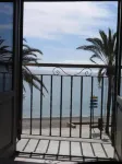 The Beach House Studios & Suites - Ocean View