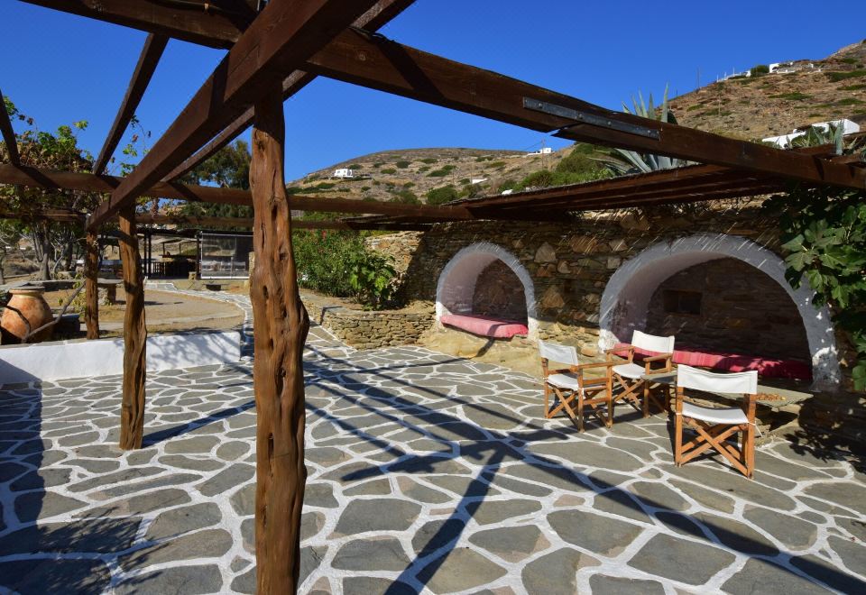 5. 페트라 홀리데이..