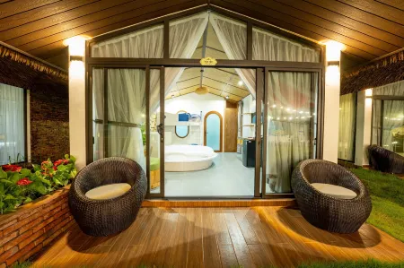 APPLE HOUSE & COFFEE