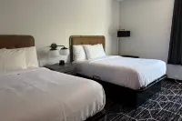 La Quinta Inn & Suites by Wyndham Olive Branch Hotels near Walgreens