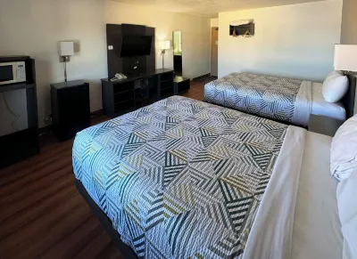 Motel 6 Fond du Lac, WI Отели в г. Фонд дю Лак