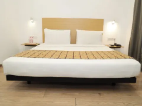 Crayon Hotels Hotels near HEC Exhibition Centre