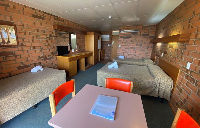 Hawker Hotel Motel