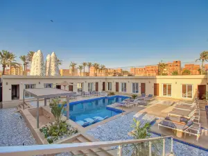 Mazar Pyramids Hotel
