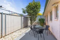 Apollo Lodge Hotels in Harristown