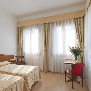 Hotel Cristallo Hotels near St Mark's Campanile