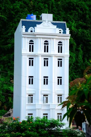 Cat Ba Green Hotel Отели рядом с достопримечательностью «Кот Ба»