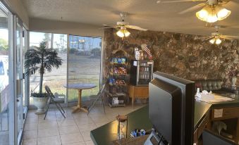 OYO Hotel Yuma AZ Desert Grove