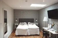 ليندبيرجز ستادز هوتل فنادق في Nora