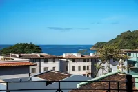 Sophisticated Modern Home w/ Ocean Views, Gorgeous Master Suites & Private Jacuzzi - Apartments